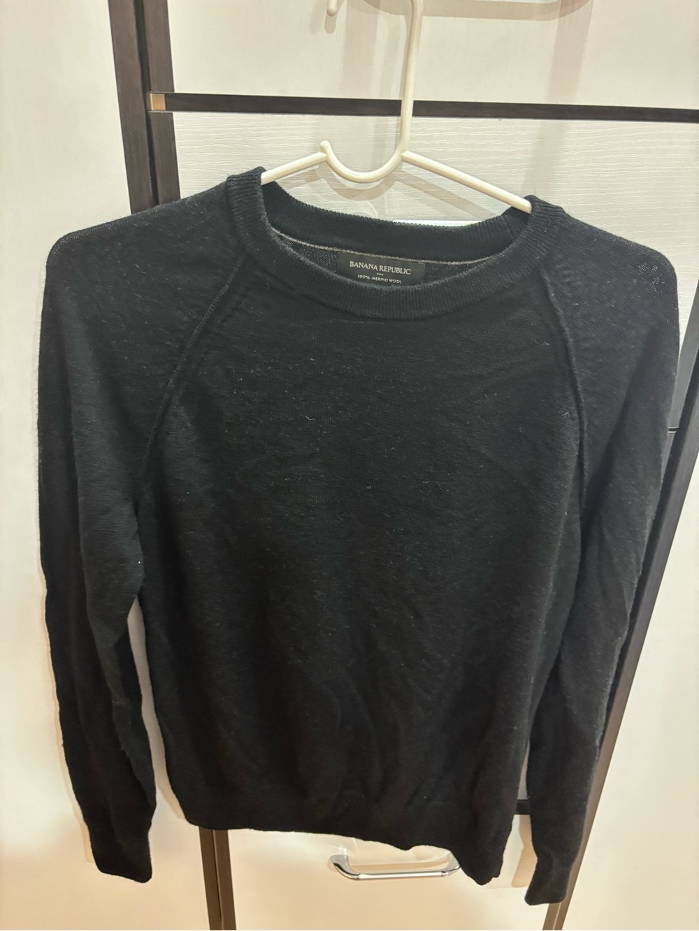 Banana Republic Men's Black Crewneck Sweater - Classic Knit